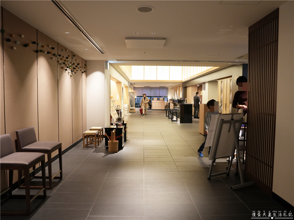 【日本京都。住宿】『京都四条新町穎特飯店 / Hotel Intergate Kyoto Shijoshinmachi』寬敞舒適又乾淨！還有免費飲料、小吃以及舒適大浴場！ @傻蛋夫妻生活札記
