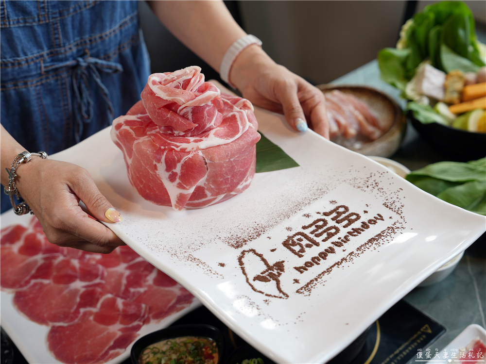 【台中大里。美食】『肉多多火鍋-大里國光店』肉多菜多瘋狂爽吃！ 268元起澎派自助吧吃到飽！連續三年網路聲量與好感度霸主級火鍋店！ @傻蛋夫妻生活札記