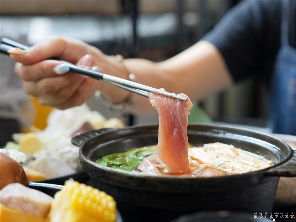 【台中大里。美食】『肉多多火鍋-大里國光店』肉多菜多瘋狂爽吃！ 268元起澎派自助吧吃到飽！連續三年網路聲量與好感度霸主級火鍋店！ @傻蛋夫妻生活札記