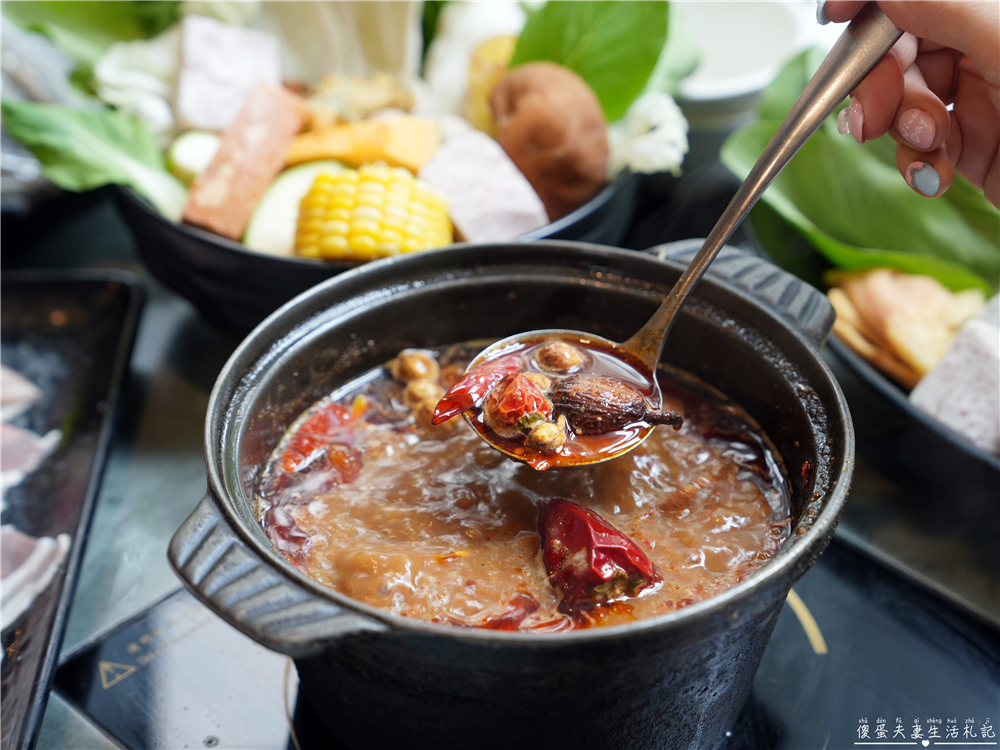 【台中大里。美食】『肉多多火鍋-大里國光店』肉多菜多瘋狂爽吃！ 268元起澎派自助吧吃到飽！連續三年網路聲量與好感度霸主級火鍋店！ @傻蛋夫妻生活札記