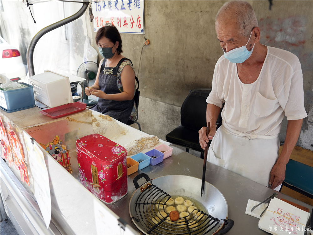 【台中中區。美食】『天天饅頭』台中超級老店！開業超過70年的日本紅豆小饅頭！ @傻蛋夫妻生活札記