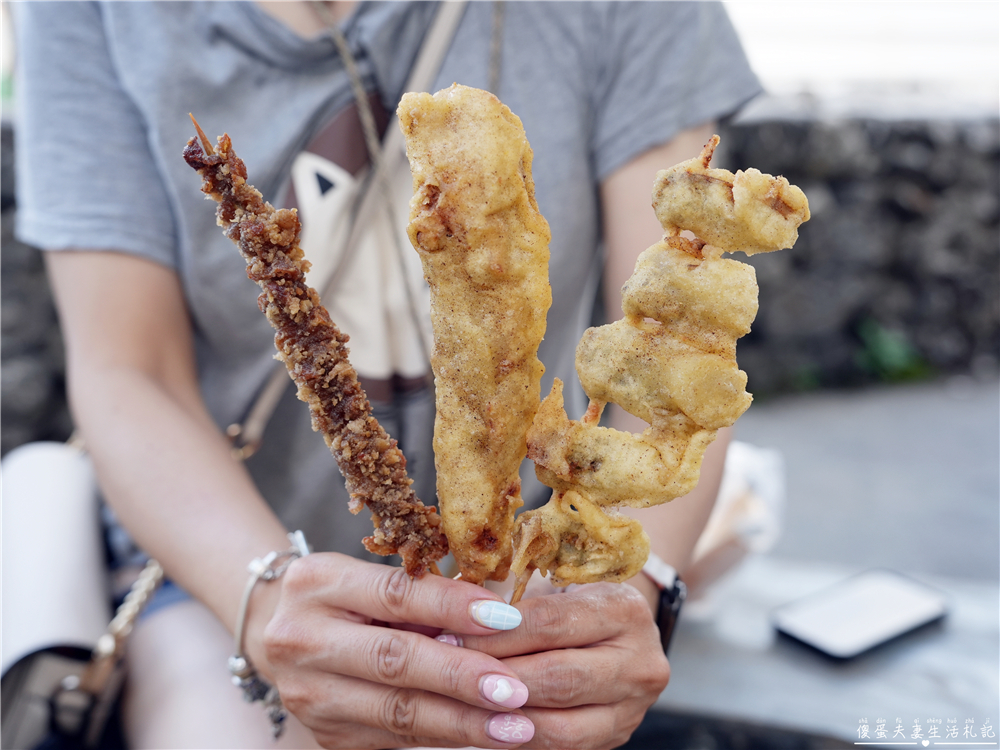 【澎湖白沙。美食】『回家炸粿』超人氣！隨時人潮滿滿的路邊炸粿專賣店！檸檬汁也好好喝！ @傻蛋夫妻生活札記