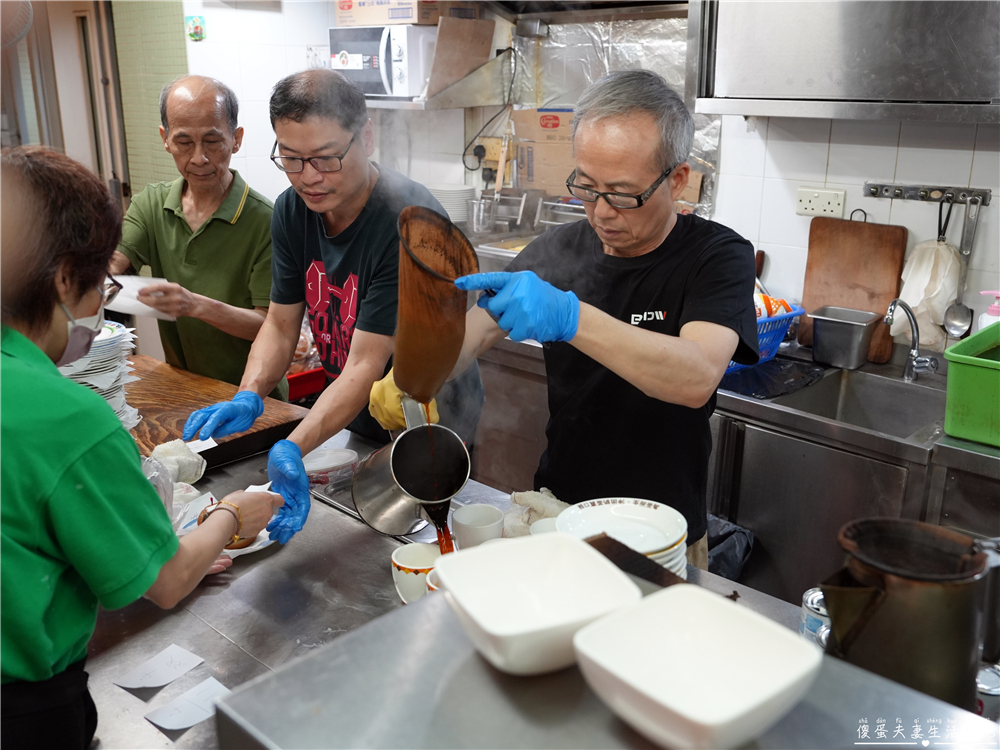 【香港油尖旺。美食】『蘭芳園』隱身在尖沙咀重慶大廈地下室的超人氣懷舊茶餐廳！ @傻蛋夫妻生活札記