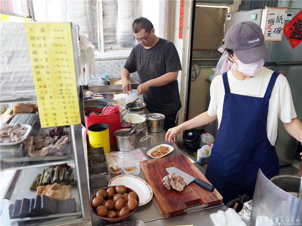 【澎湖馬公。美食】『法院旁蛋黃麵』在地人激推！好吃又涮嘴的在地小吃！ @傻蛋夫妻生活札記