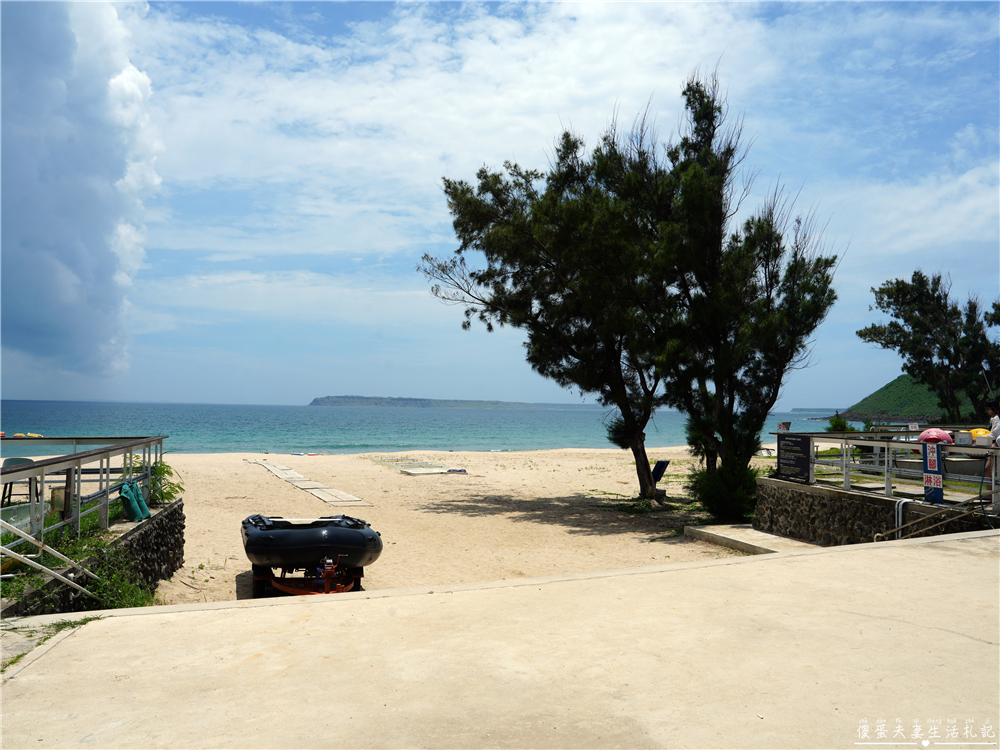 【澎湖馬公。美食】『LANKA 藍卡景館餐廳』海景第一排！超美海景異國料理餐廳~吃飯也能順便玩沙踏浪！寵物可落地的寵物友善餐廳~ @傻蛋夫妻生活札記