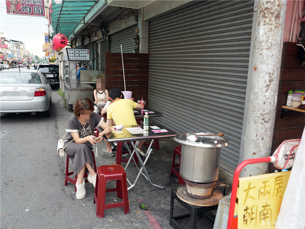 【台中北屯。美食】『臭名昭彰祖傳酥炸臭豆腐-軍功店』酥香過癮！酸菜豆包也是一流！軍功路旁邊香酥臭豆腐！ @傻蛋夫妻生活札記