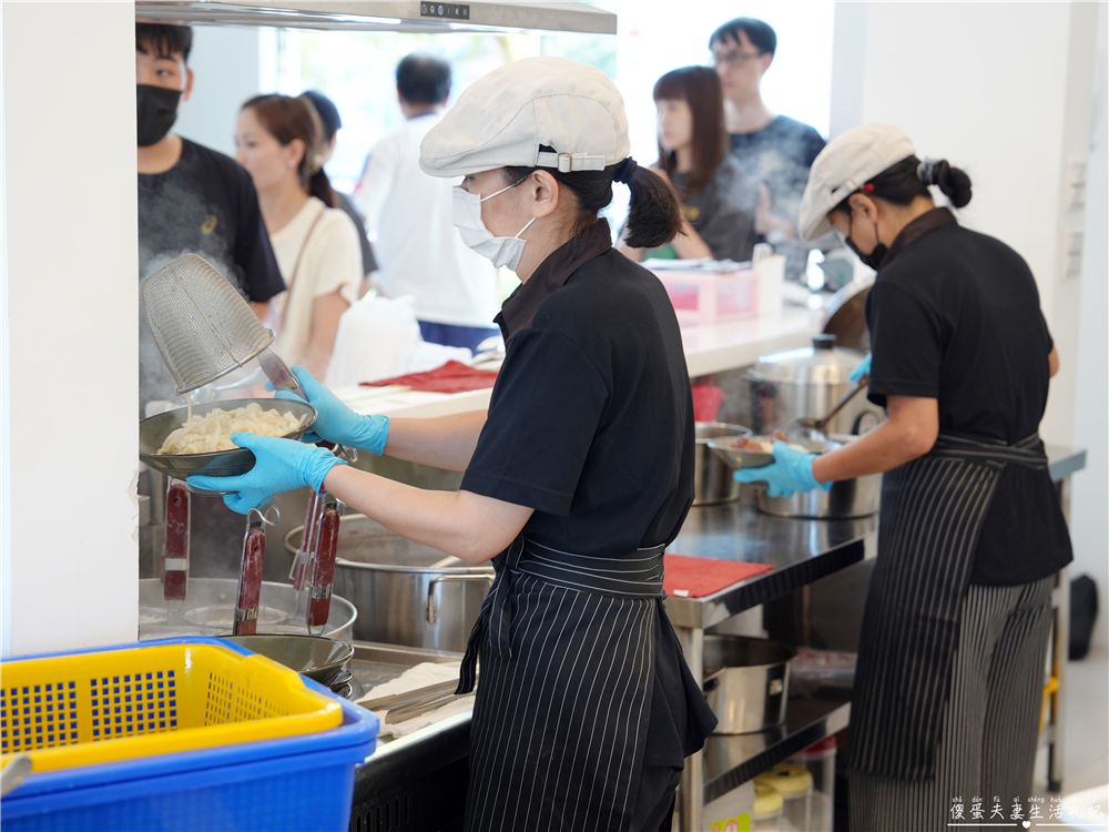 【苗栗頭份。美食】『厚醍牛肉麵-中央店』口感勁道Q彈！軟嫩半筋半肉~內用進口氣泡水無限暢飲！品項簡單好吃的新竹牛肉麵名店展店來頭份啦！ @傻蛋夫妻生活札記