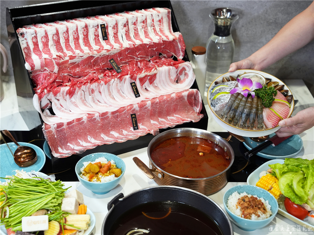 【苗栗頭份。美食】『嗑肉石鍋-苗栗頭份店』二代店頭份Online！澎派肉肉瀑布、豐盛自助吧無限爽吃！ @傻蛋夫妻生活札記