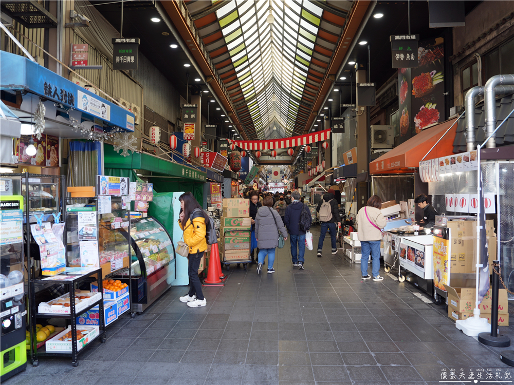 【日本大阪。景點】『黑門市場』大阪人的廚房！來給他瘋狂吃吃喝喝逛一波~~ @傻蛋夫妻生活札記