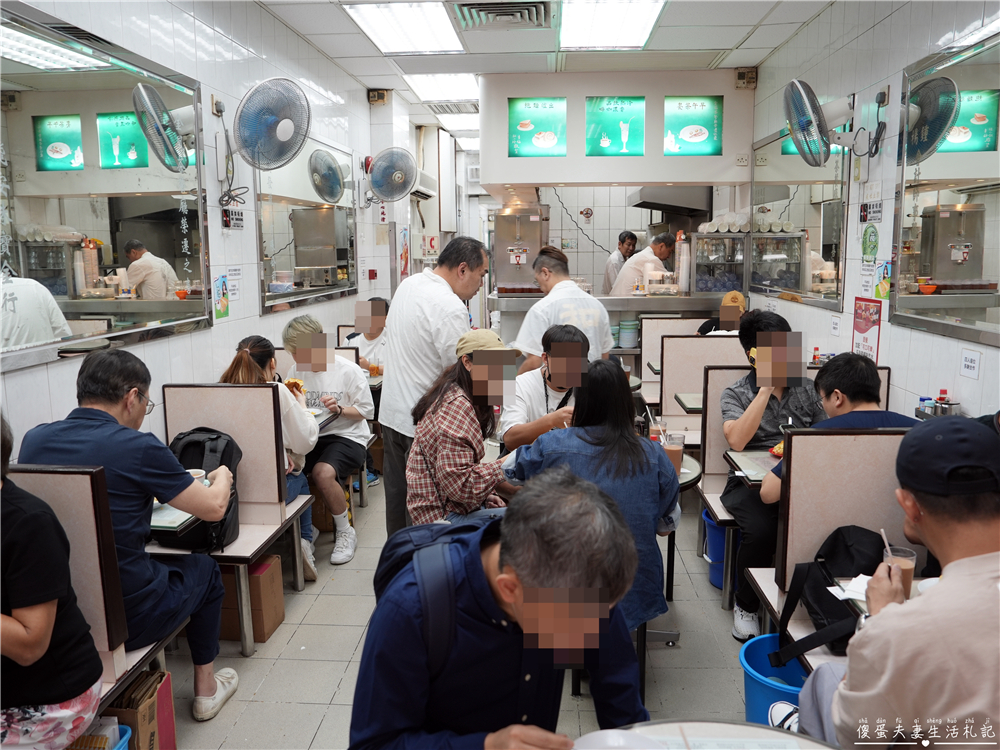 【香港灣仔。美食】『金鳳茶餐廳』三代傳承！灣仔的老字號在地茶餐廳~ @傻蛋夫妻生活札記