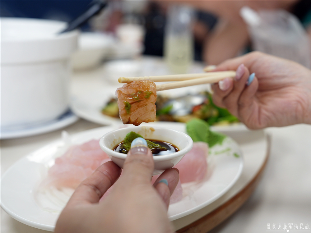 【澎湖馬公。美食】『來福海鮮餐廳』在地老字號！食材新鮮的無菜單合菜料理！金瓜米苔目大推！ @傻蛋夫妻生活札記