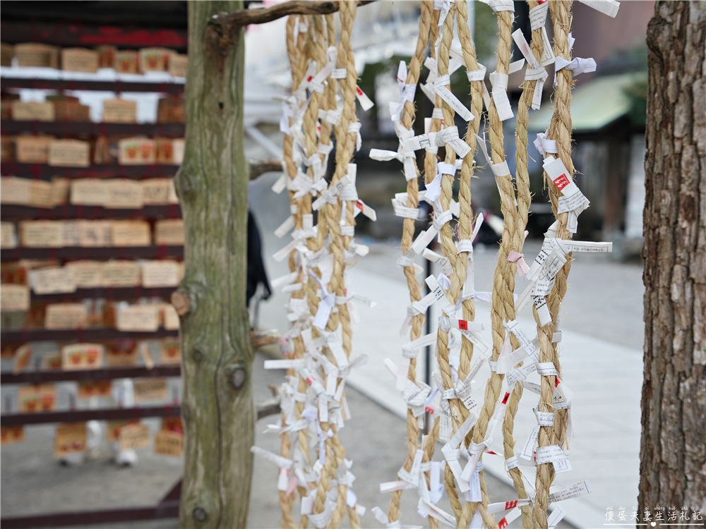 【日本大阪。景點】『難波八阪神社』朝聖！讓帥氣巨大的獅子殿為你吞厄運招好運吧！ @傻蛋夫妻生活札記