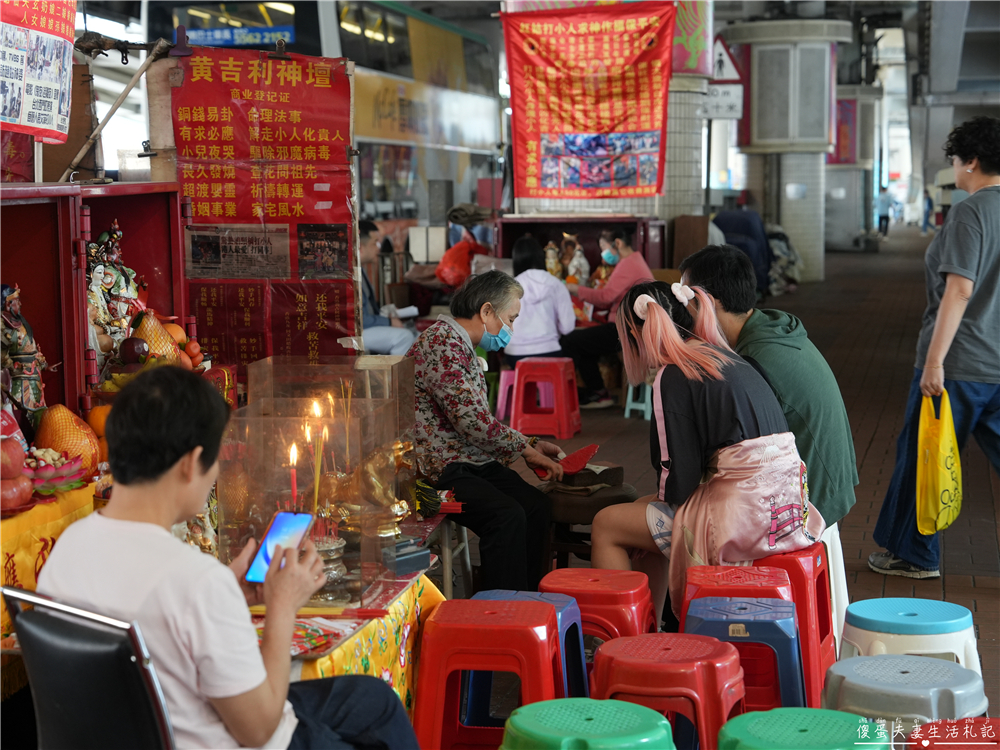 【香港灣仔。景點】『鵝頸橋打小人』銅鑼灣特色景點！絕對要體驗的正宗香港在地傳統文化的抒壓行程~~ @傻蛋夫妻生活札記