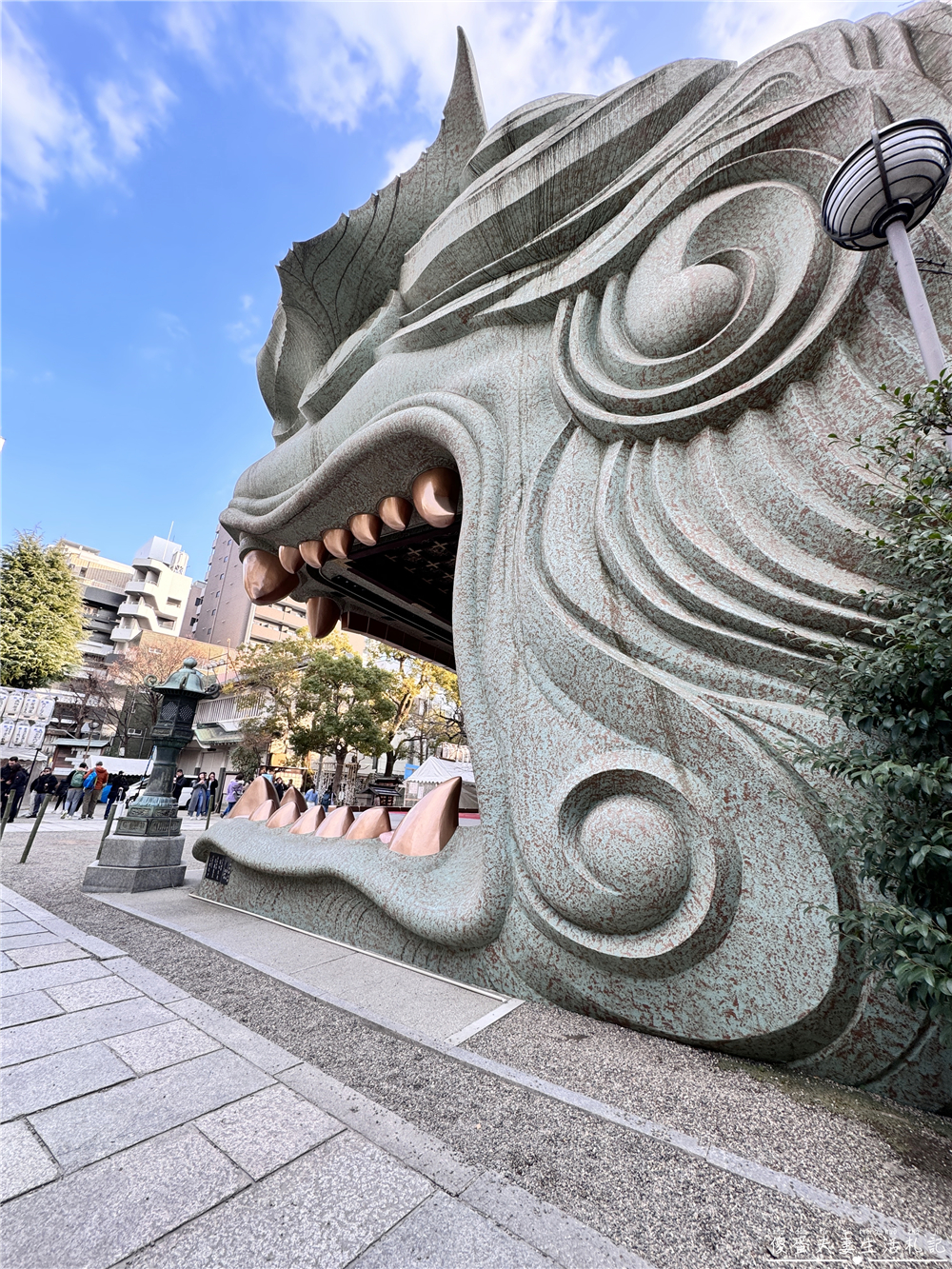 【日本大阪。景點】『難波八阪神社』朝聖！讓帥氣巨大的獅子殿為你吞厄運招好運吧！ @傻蛋夫妻生活札記