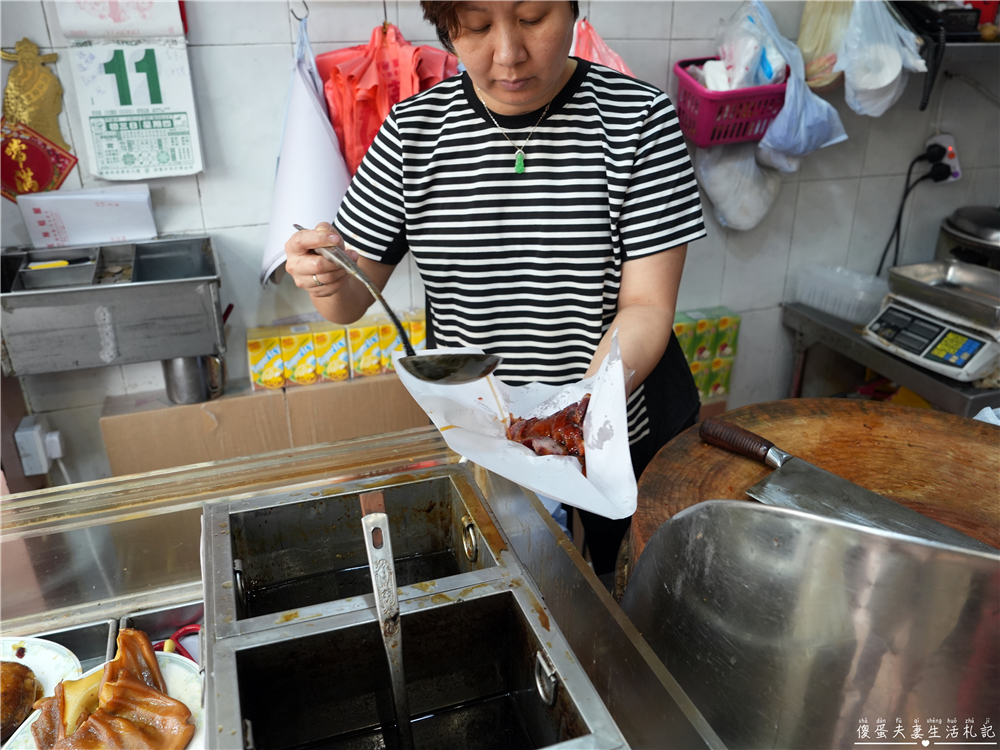 【香港東區。美食】『富輝燒臘飯店』簡單好吃又涮嘴！香港北角老字號傳統燒臘！ @傻蛋夫妻生活札記