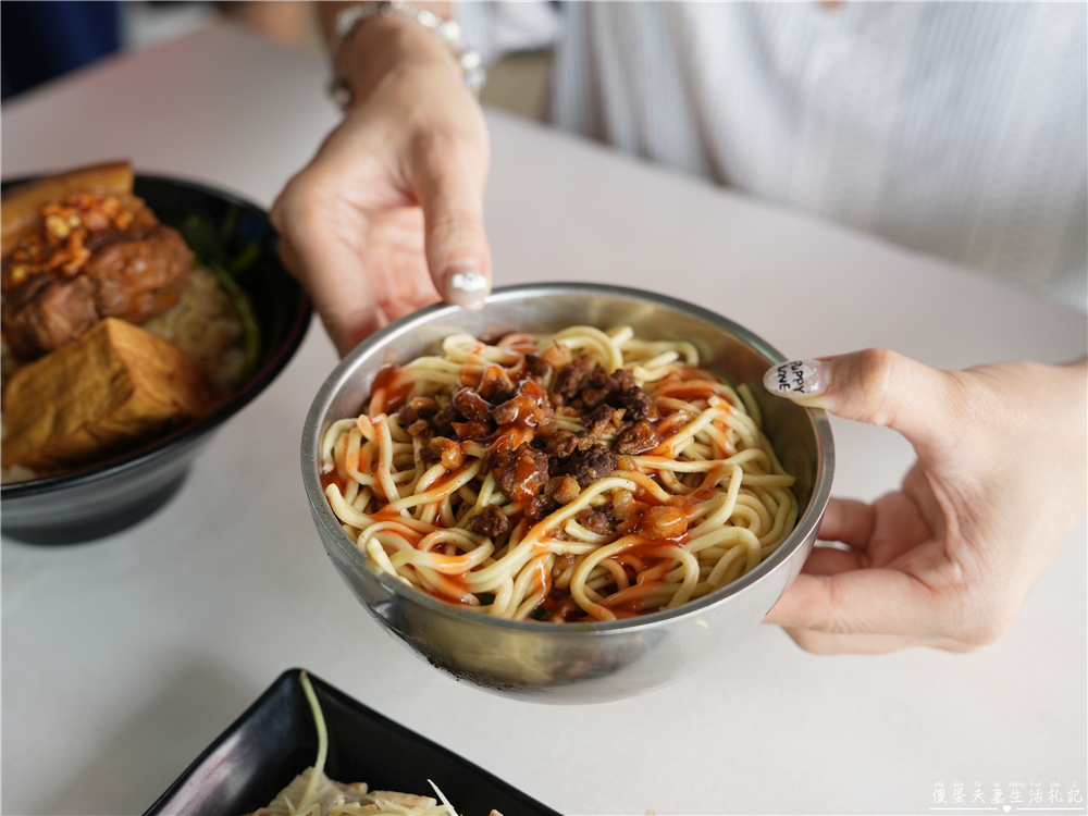 【台中西屯。美食】『BOK麵店』在地古早味！水湳市場的超人氣小吃店！ @傻蛋夫妻生活札記