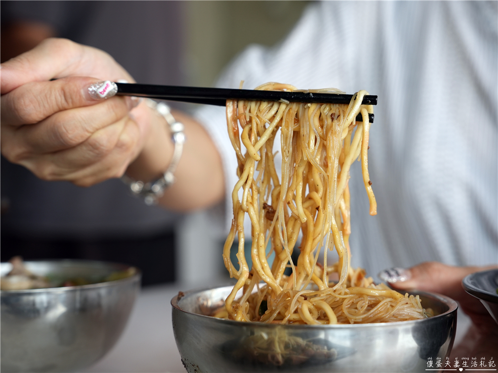 【台中西屯。美食】『BOK麵店』在地古早味！水湳市場的超人氣小吃店！ @傻蛋夫妻生活札記