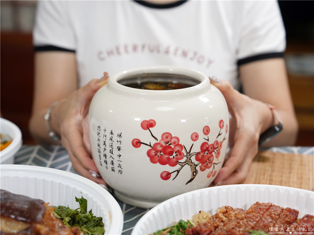 【台中北屯。美食】『范頭家客家餐廳-機捷特店』2025年菜外帶推薦！超豐盛十品客家年菜！過年就是這味！ @傻蛋夫妻生活札記