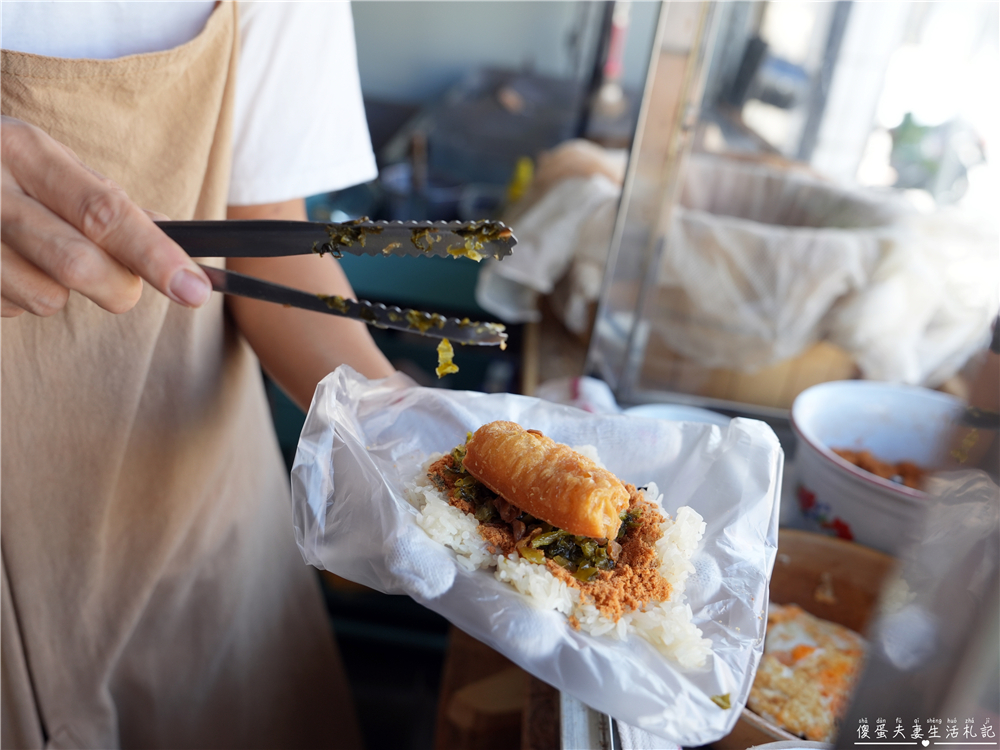 【苗栗苑裡。美食】『山腳下』文青風早餐！結合在地食材的蛋餅、飯糰專賣！ @傻蛋夫妻生活札記