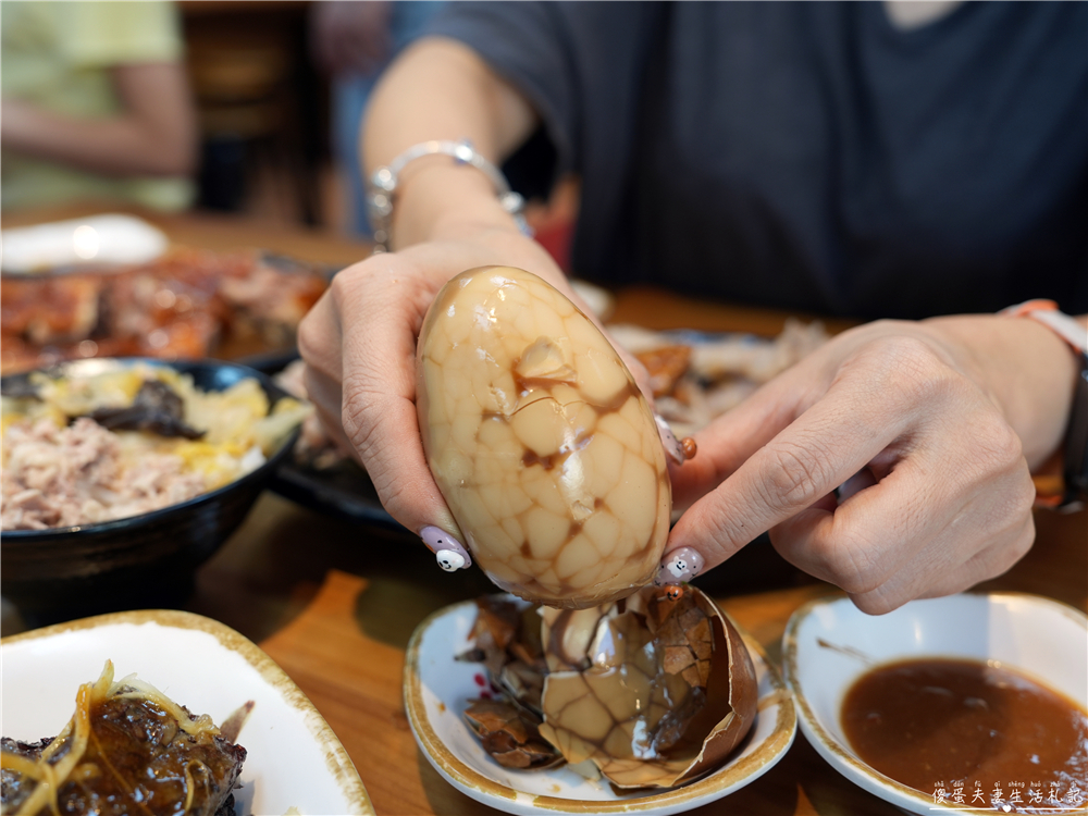 【台中北屯。美食】『鵝庄』限量是殘酷的！農場直營、每日限量的招牌黃金燒鵝必須點！ @傻蛋夫妻生活札記