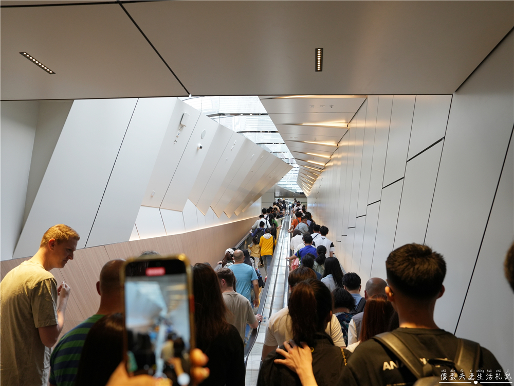 【香港中西區。景點】『太平山山頂纜車』香港中環超夯景點！一次解鎖凌霄閣摩天台、盧吉道觀景台！  @傻蛋夫妻生活札記