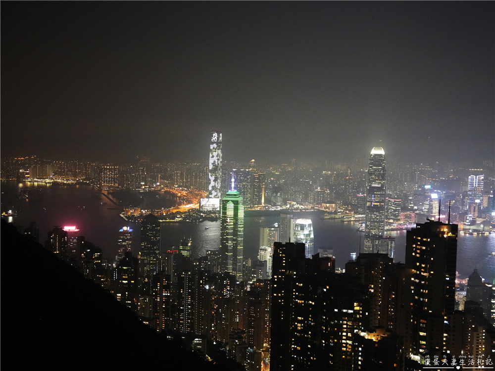 【香港中西區。景點】『太平山山頂纜車』香港中環超夯景點！一次解鎖凌霄閣摩天台、盧吉道觀景台！  @傻蛋夫妻生活札記