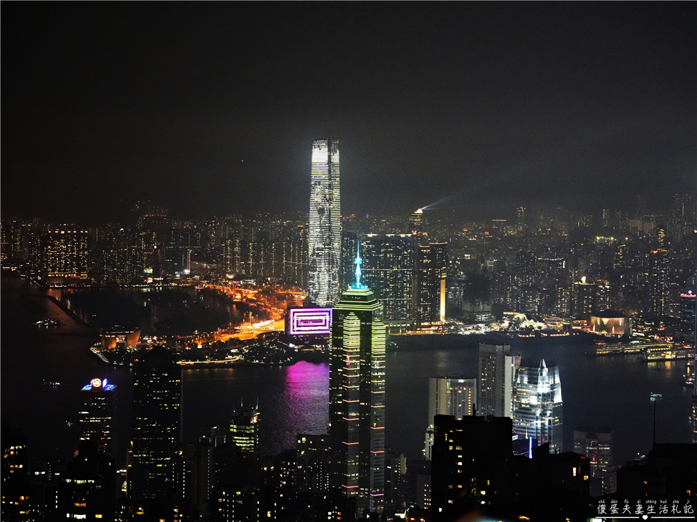 【香港中西區。景點】『太平山山頂纜車』香港中環超夯景點！一次解鎖凌霄閣摩天台、盧吉道觀景台！  @傻蛋夫妻生活札記