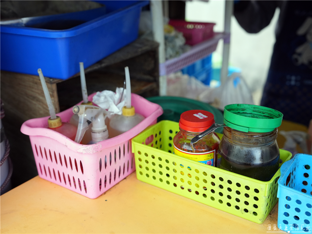 【苗栗後龍。美食】『小綾臭豆腐』量大實惠！泡菜滿滿的現炸酥脆臭豆腐！ @傻蛋夫妻生活札記