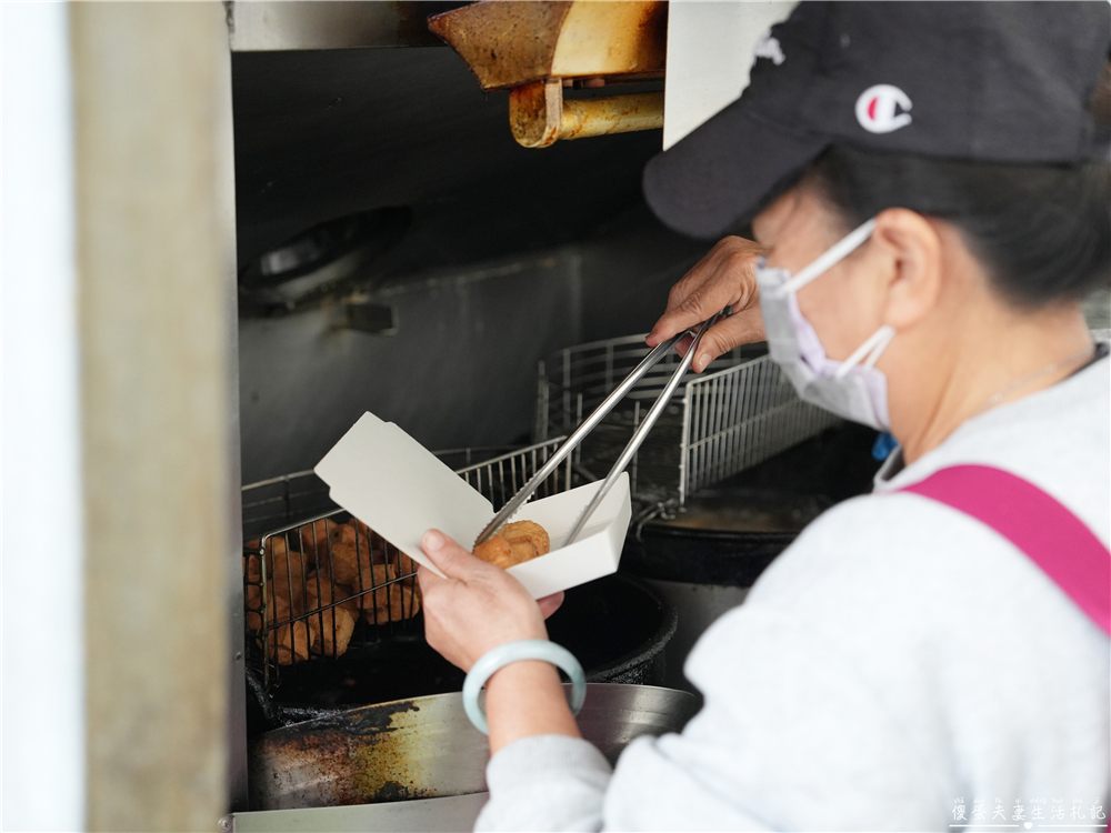 【苗栗後龍。美食】『小綾臭豆腐』量大實惠！泡菜滿滿的現炸酥脆臭豆腐！ @傻蛋夫妻生活札記