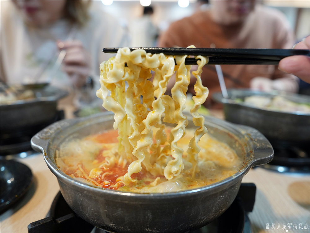 【苗栗市。美食】『億品鍋-苗栗店』高CP平價小火鍋！最低160元起！還有豐盛自助吧可以無限享用！ @傻蛋夫妻生活札記