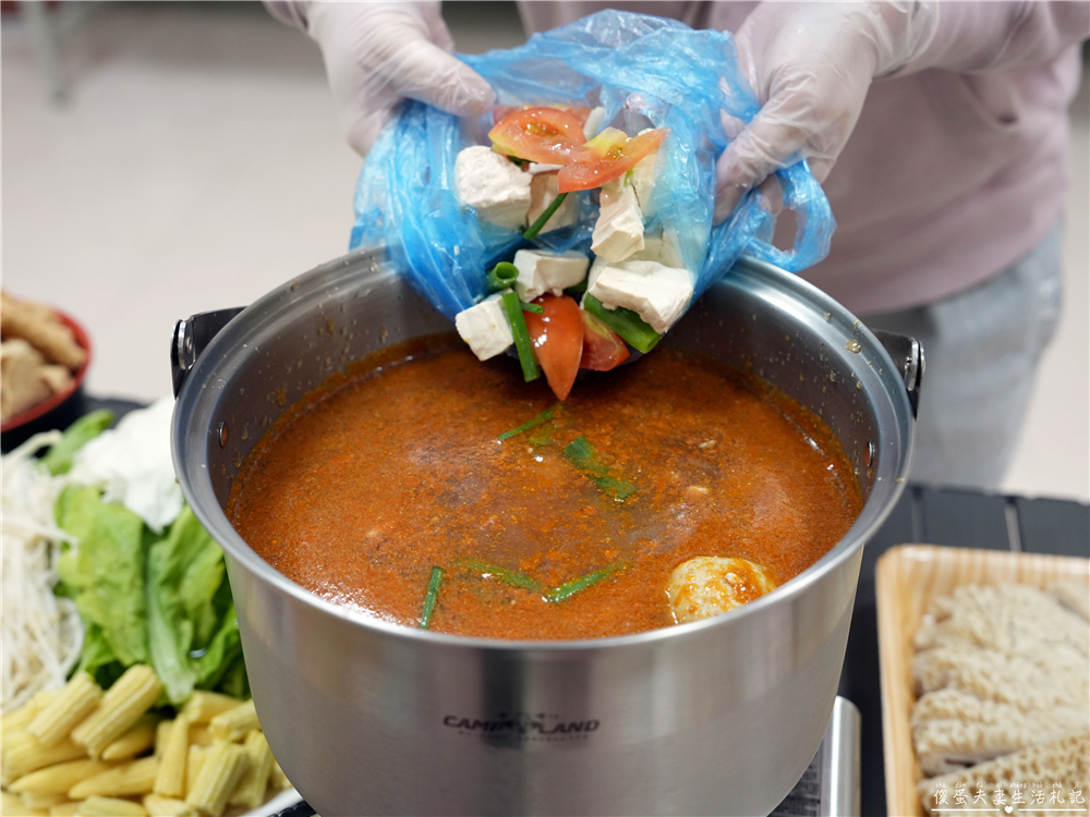 【苗栗後龍。美食】『老余牛家莊』霸氣登場！藏在田園郊區的大盆牛肉鍋上桌！ @傻蛋夫妻生活札記