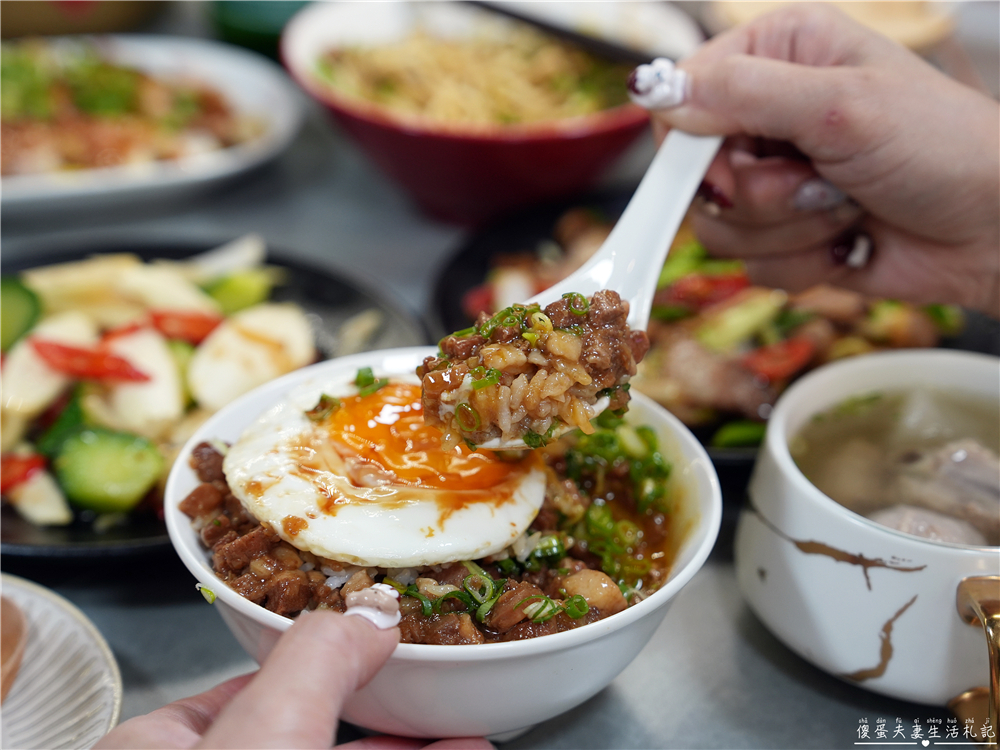 【台中西屯。美食】『烏竹樓OT Kitchen』逢甲最美台式餐廳！流心手切黑豚滷肉飯激推！ @傻蛋夫妻生活札記