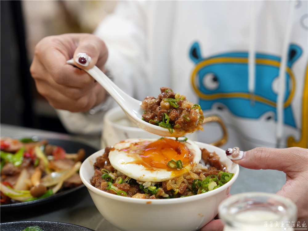 【台中西屯。美食】『烏竹樓OT Kitchen』逢甲最美台式餐廳！流心手切黑豚滷肉飯激推！ @傻蛋夫妻生活札記