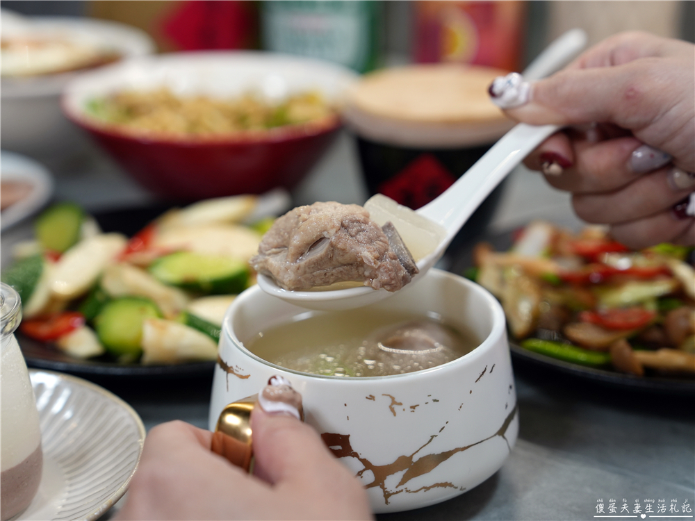 【台中西屯。美食】『烏竹樓OT Kitchen』逢甲最美台式餐廳！流心手切黑豚滷肉飯激推！ @傻蛋夫妻生活札記