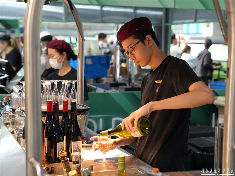 【香港灣仔。景點】『跑馬地馬場 Happy Valley Racecourse』璀璨燈火下的週三嘉年華派對！ @傻蛋夫妻生活札記