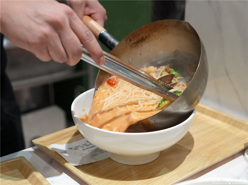 【苗栗市。美食】『波奇多 夏威夷輕食』爆好吃輕食！可客製餐點的超質感夏威夷輕食餐廳！店中店『義舍義式湯麵』同步登場~~ @傻蛋夫妻生活札記