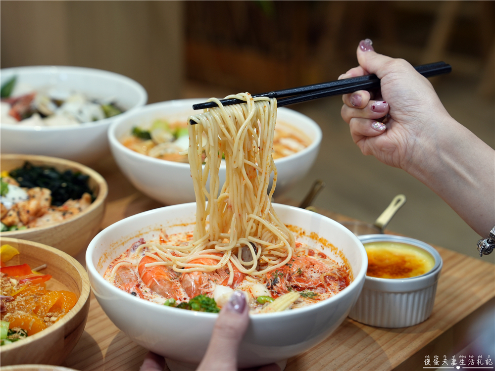 【苗栗市。美食】『波奇多 夏威夷輕食』爆好吃輕食！可客製餐點的超質感夏威夷輕食餐廳！店中店『義舍義式湯麵』同步登場~~ @傻蛋夫妻生活札記