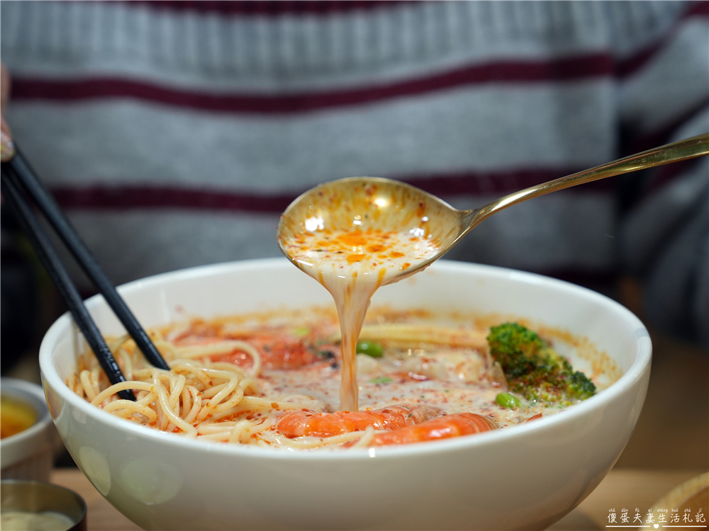 【苗栗市。美食】『波奇多 夏威夷輕食』爆好吃輕食！可客製餐點的超質感夏威夷輕食餐廳！店中店『義舍義式湯麵』同步登場~~ @傻蛋夫妻生活札記