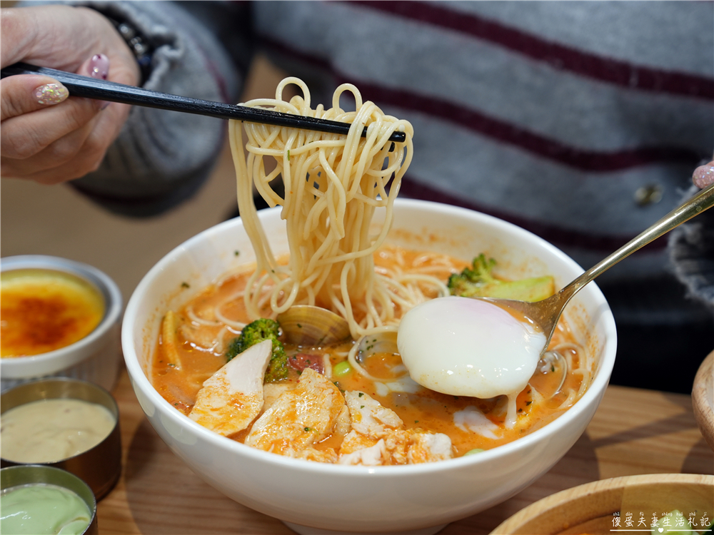 【苗栗市。美食】『波奇多 夏威夷輕食』爆好吃輕食！可客製餐點的超質感夏威夷輕食餐廳！店中店『義舍義式湯麵』同步登場~~ @傻蛋夫妻生活札記