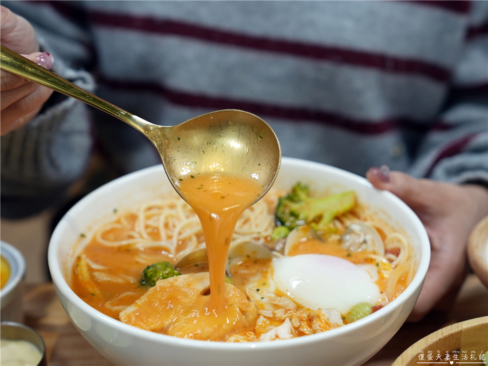 【苗栗市。美食】『波奇多 夏威夷輕食』爆好吃輕食！可客製餐點的超質感夏威夷輕食餐廳！店中店『義舍義式湯麵』同步登場~~ @傻蛋夫妻生活札記