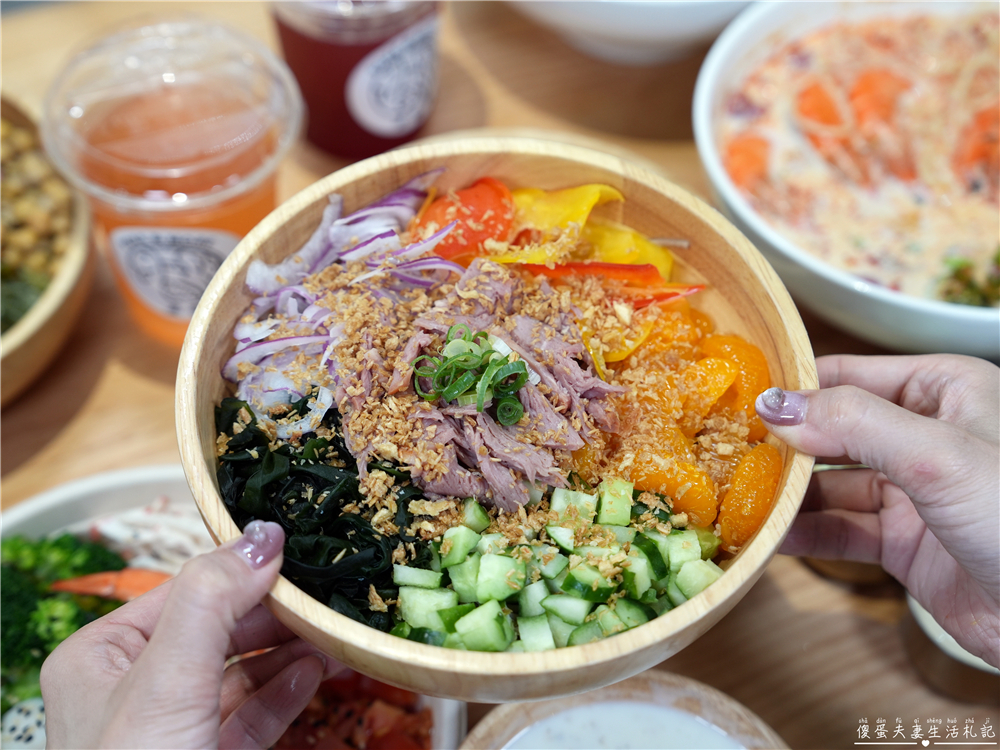 【苗栗市。美食】『波奇多 夏威夷輕食』爆好吃輕食！可客製餐點的超質感夏威夷輕食餐廳！店中店『義舍義式湯麵』同步登場~~ @傻蛋夫妻生活札記