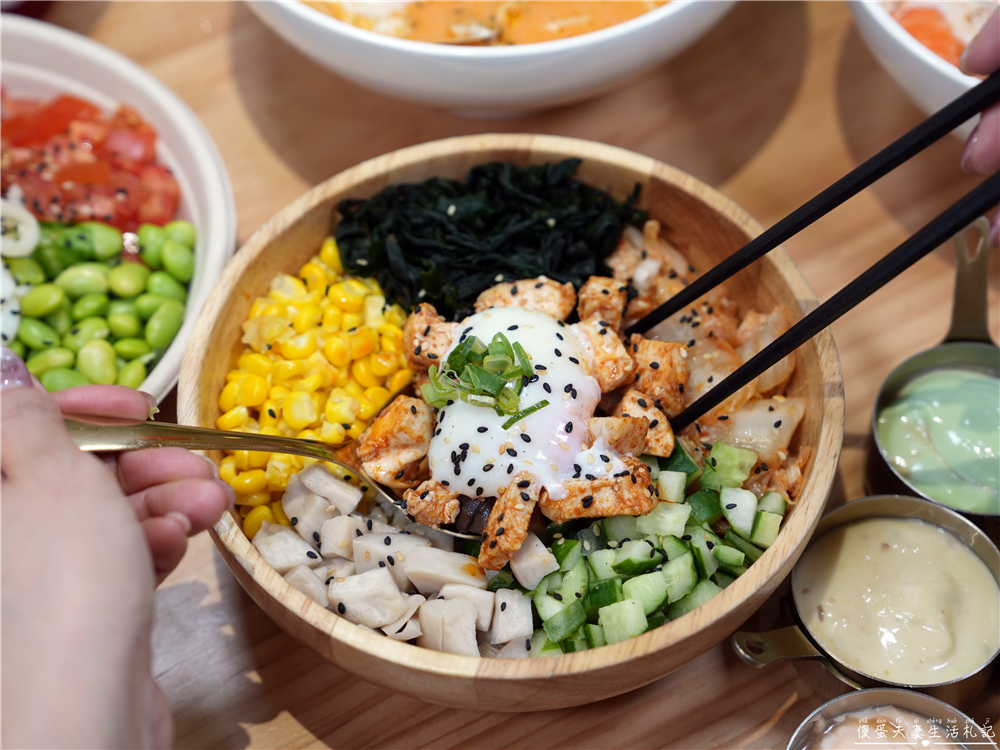 【苗栗市。美食】『波奇多 夏威夷輕食』爆好吃輕食！可客製餐點的超質感夏威夷輕食餐廳！店中店『義舍義式湯麵』同步登場~~ @傻蛋夫妻生活札記