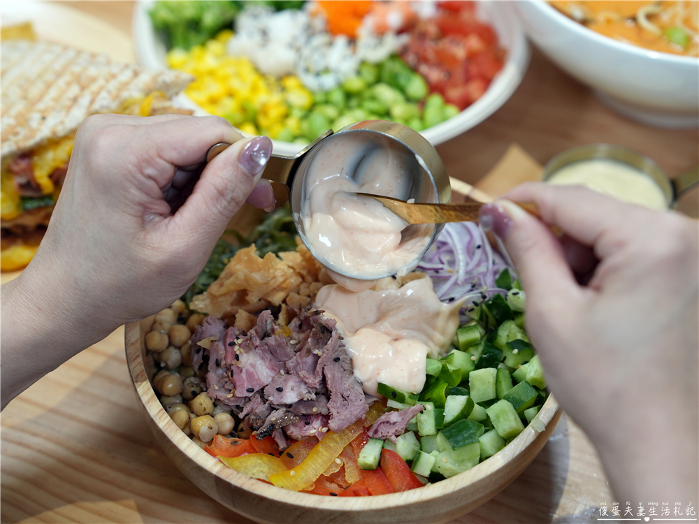 【苗栗市。美食】『波奇多 夏威夷輕食』爆好吃輕食！可客製餐點的超質感夏威夷輕食餐廳！店中店『義舍義式湯麵』同步登場~~ @傻蛋夫妻生活札記