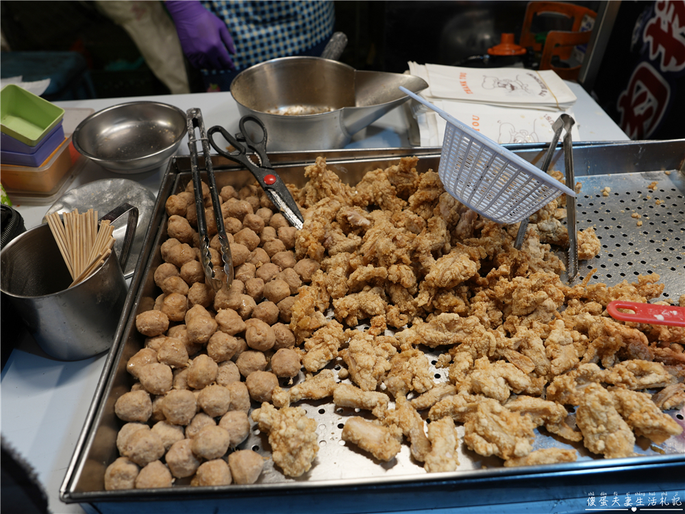 【台中東區。美食】『雞軟骨專賣』香酥脆噗噗~旱溪夜市的特別炸物小點！ @傻蛋夫妻生活札記