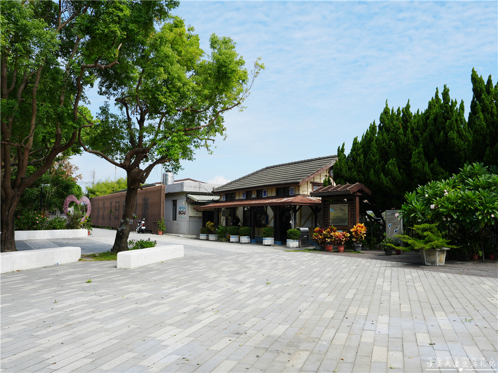 【台中大甲。景點】『日南車站』靜謐古樸~台中市市定古蹟的唯美百年歷史木造車站！ @傻蛋夫妻生活札記