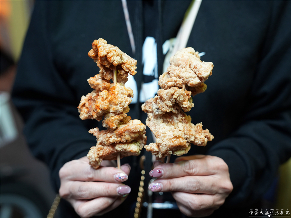 【台中東區。美食】『雞軟骨專賣』香酥脆噗噗~旱溪夜市的特別炸物小點！ @傻蛋夫妻生活札記