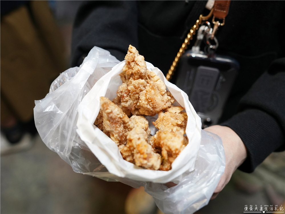 【台中東區。美食】『雞軟骨專賣』香酥脆噗噗~旱溪夜市的特別炸物小點！ @傻蛋夫妻生活札記