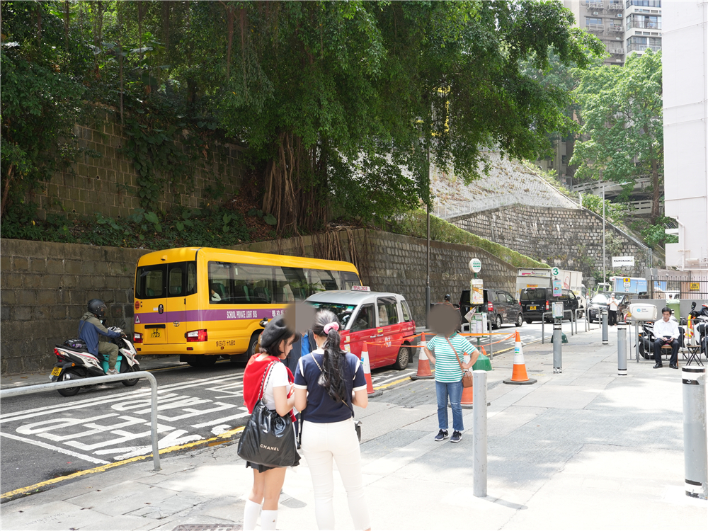 【香港中西區。景點】『中環半山扶手電梯』漫步高低錯落的中環街巷～探索香港城市脈動！ @傻蛋夫妻生活札記