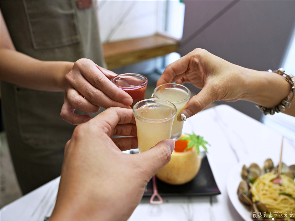 【台中西屯。美食】『烏竹樓OT Kitchen』逢甲最美台式餐廳！流心手切黑豚滷肉飯激推！ @傻蛋夫妻生活札記