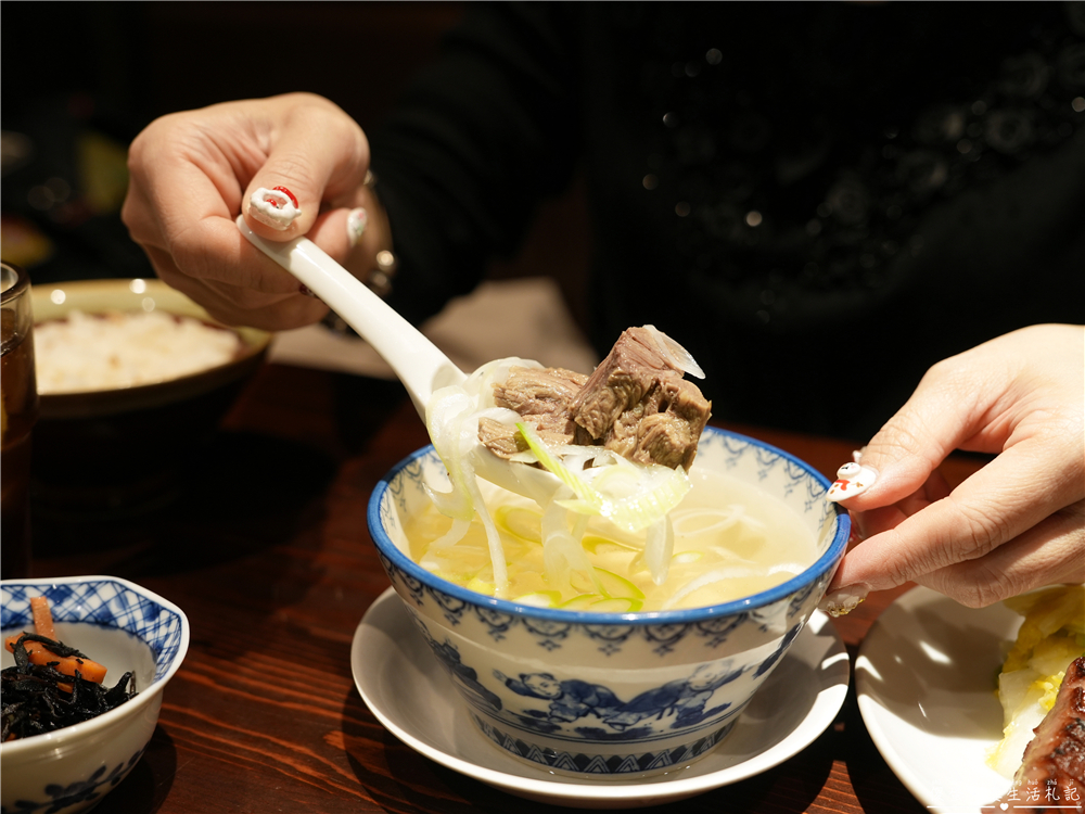 【日本仙台。美食】『たんや善治郎-牛たん通り店』厚切最高！仙台牛舌通排隊名店！ @傻蛋夫妻生活札記